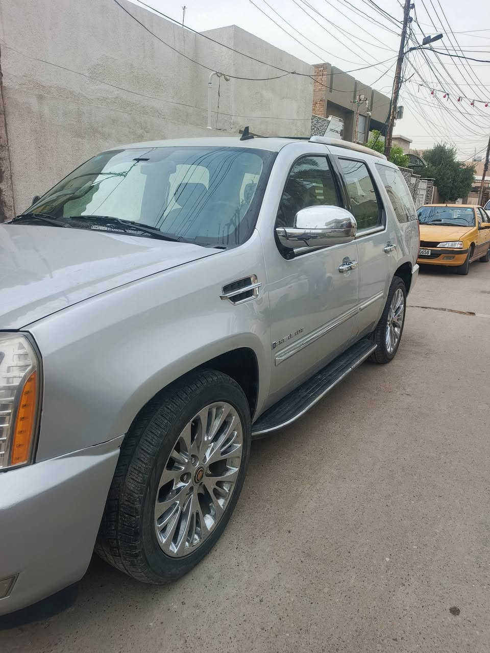 السلام عليكم كديلاك لبيع موديل 2014 فول مواصفات السيارة بسمي فورويل العنوان الزعفرانية *********** ابو فاطمة
