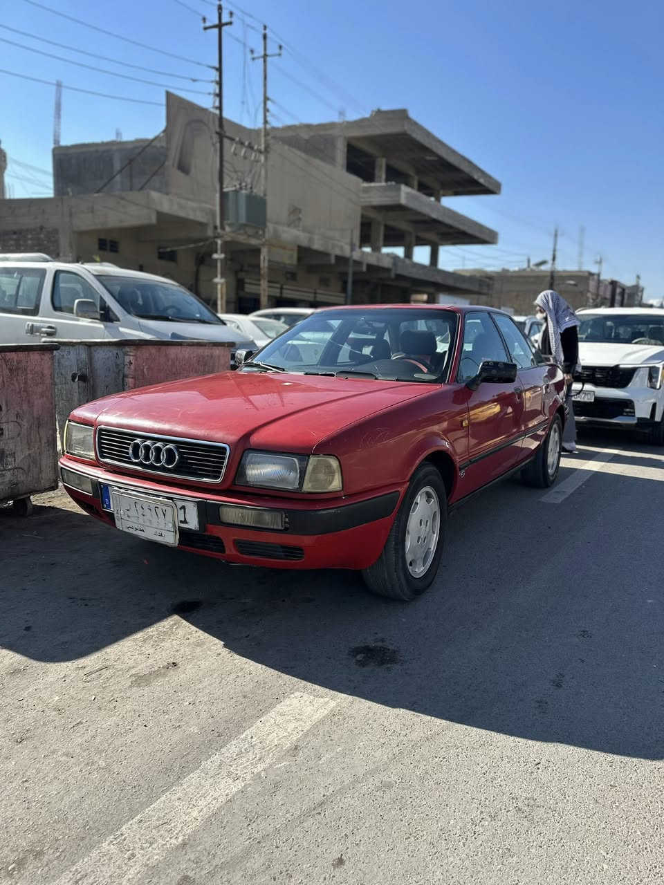 السلام عليكم 
اودي موديل ١٩٩٢
سيارة كلش نضيفة 
رقم بغداد تحويل ثاني يوم
محرك ٢٠٠٠ دوش كير عادي 
تبريد 
صور كدامكم
تخم تاير 
صدر امامي خلفي جديد 
كهربائيات شغالة كلهة 
السعر ٣٦بيهة مجال بسيط كلش 
عنواني بغداد البياع 
***********
