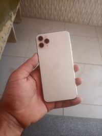 آيفون ١١ برو ماكس • ٦٤ • نضافة ١٠٠