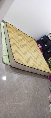 للبيع دوشك نفرين للبيع للستفسار خاص او 07742249009