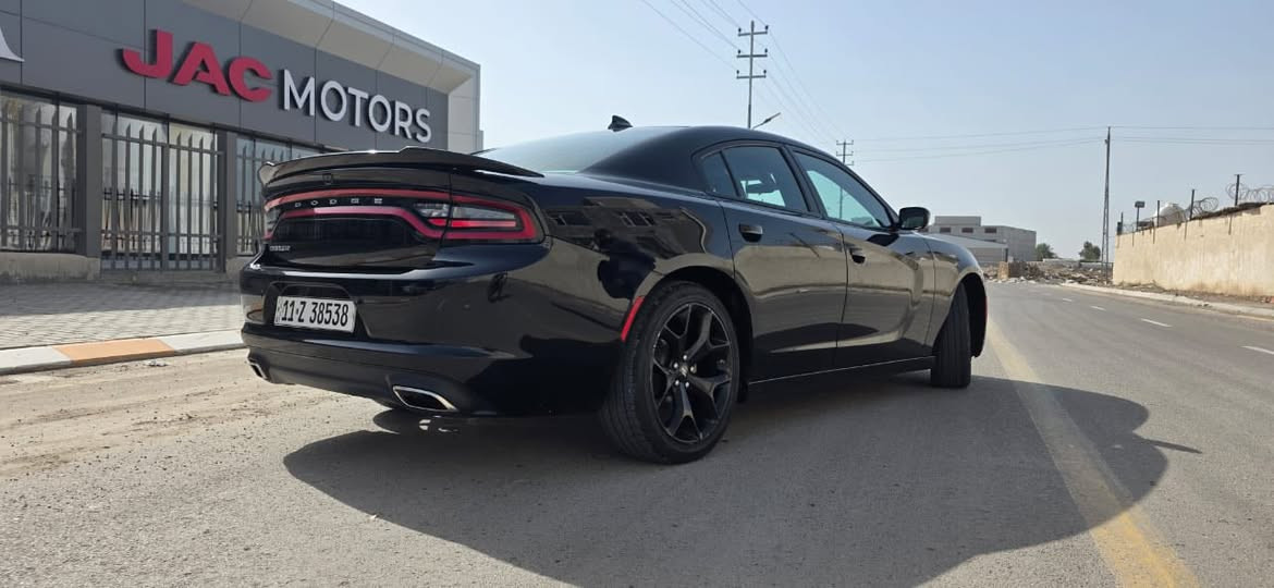 جارجر sxt
باب مبدل والقديم موجود والجاملق مبدل شبر بلبنيد صبغ 
مشيه 49مايل
جديده بمعنه الكلمه
السعر 235بيهة مجال بسيط
***********
