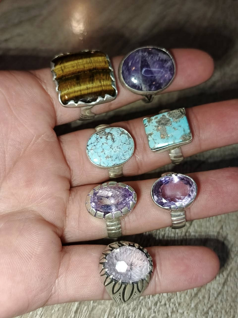 خواتم نحاس وفضة أحجار أصلية بالذمة والأسعار جدا مناسبة 
حجز وتفاصيل أكثر خاص او واتساب ***********🌹
وموجود عندي كل انواع الاحجار باسعار مناسبة.
