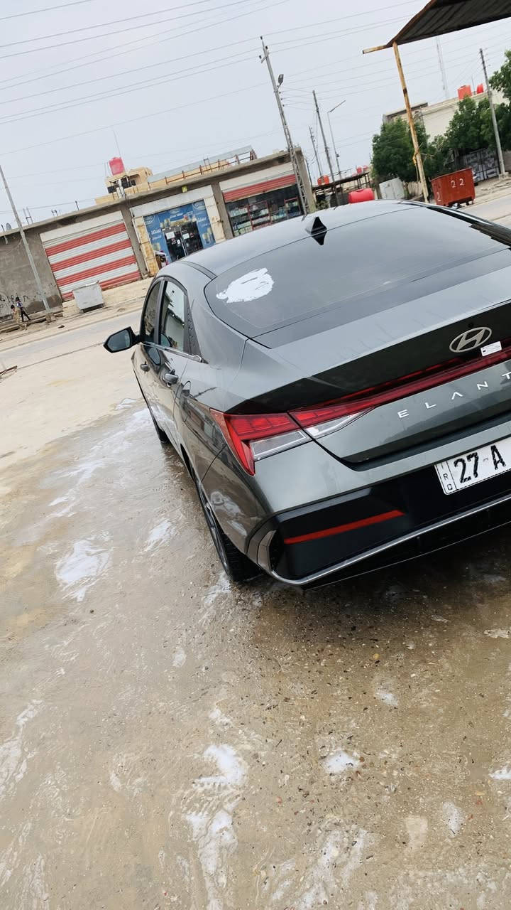 السلام عليكم
الانترا موديل 2025 فول مواصفات 

فتحه سقف 

حساسات اماميه وخلفيه

رادار 

تدفئه بل كشنات 

بصمه تشغيل+بصمه ابواب 

مكينه كير حداده بل كارتون 

محرك 2.0 الفين دوش 

تبريد شرط ثلج ❄️ 

رقم ذي قار/معوقين 

حادثها جاملغ امامي الايمن وباب 

الجاملغ مبدل والباب نفسه البلاد 

بدون ايرباك السياره شرط دواخل سليمه 100‎%‎100 

سياره جديده مامتعوبه ابد فول نضافه 

سعر/160 وبيها مجال 

هـ/***********
