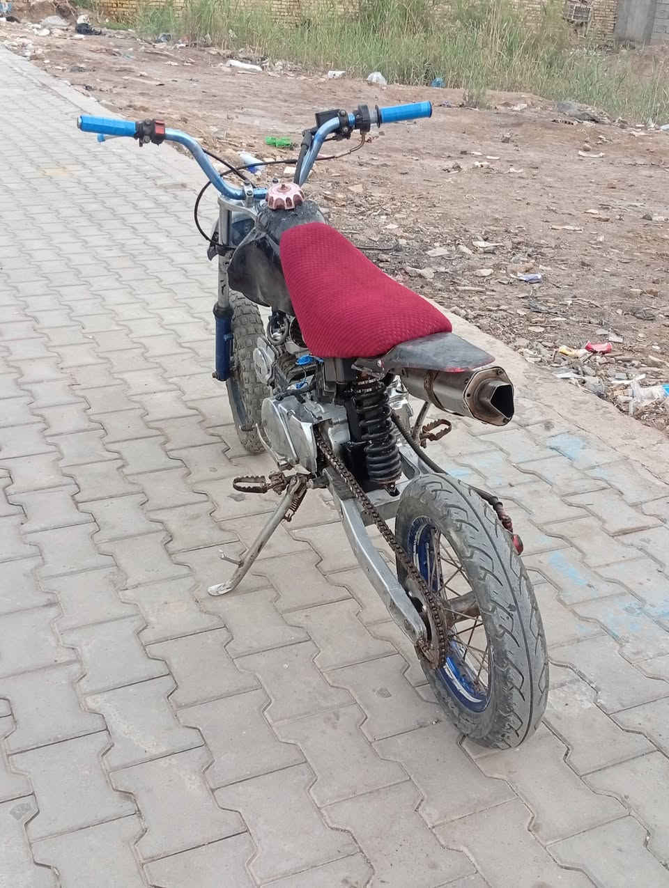 سلام عليكم شباب قفاز للبيع تجي تشغل وتروح مكينه 125 هونده السعر اتصل علي***********
