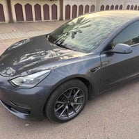 تسلا موديل ٣ للبيع  موديل ٢٠٢٣ لون فيلي  مواصفات التسلا معروفه  السيار...