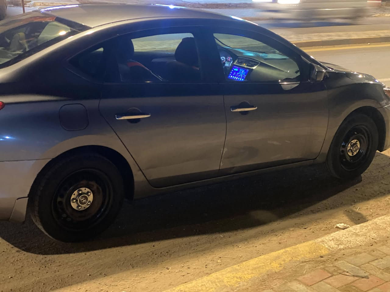 سلام عليكم نيسان سنترا موديل ١٦ وارد أمريكي حادثها جاملغين امامي وبنيد ومبدلات نفس اللون السياره حلوه وكاعده رقم بغداد الجديد السعر ٩٠ وبيها مجال شي بسيط الاتصال ***********
