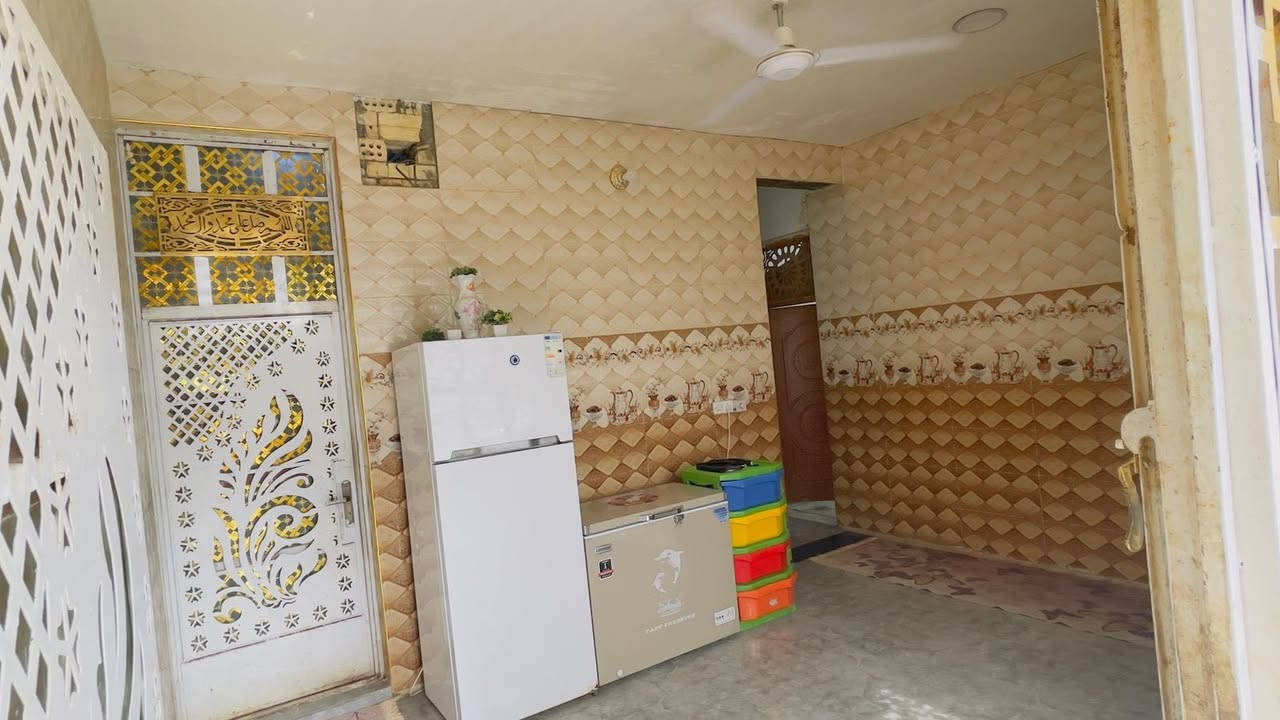 السلام عليكم بيت ميتين متر للبيع بيت نظيف متعوب عليه بناء طابوك سكف صب مسلح درجة اولوى خريطة تخبل الموقع مقابل الحي الصناعي القديم قرب مكتب أحمد الاسدي يبعد عن الشارع العاع اربع قطع مدرسة بنات وولد بالركن مالته قريب علا سوك الشمري البيت بيه ورقة مال بلدية النهروان بناء حاله حال الرسمي وجاري حايط عل الحايط رسمي الاتصال علا الرقم ***********
—
