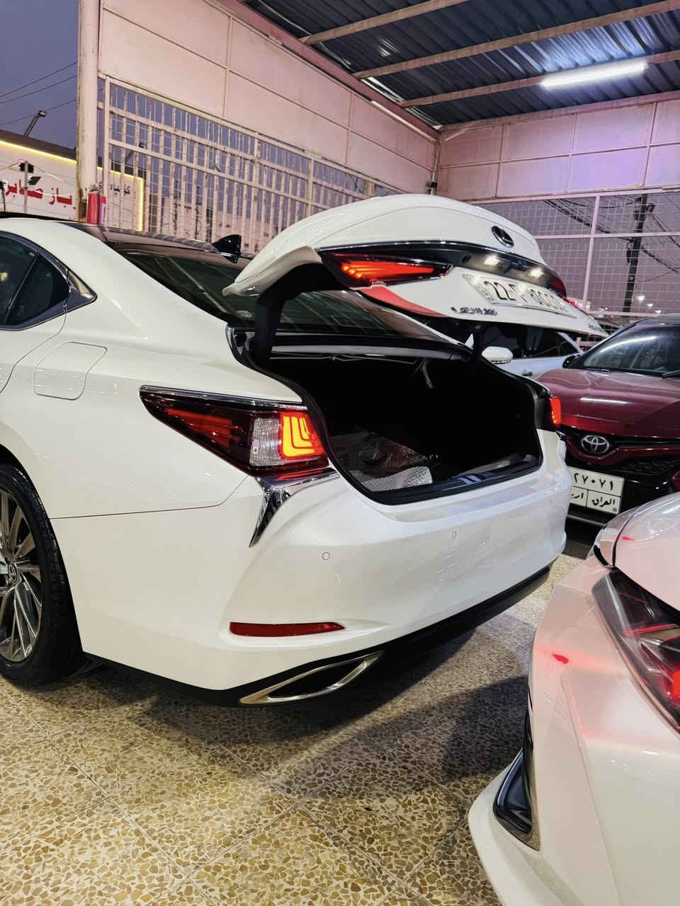 Lexus ES350
2023
شريكة مهند فول مواصفات 
بانورما 
٥ كاميرا ٣٦٠ درجة 
٥ بردة 
رادار امامي و جانبي و خط مسار 
كوشن خزن و كوشن هيتةر 
شاشة كبير 
بخاخ لايتات لايت اوتو 
تحكم مقاعد خلفي 
بعد اهوية مواصفات 
ماشية ٦٠ الف كيلو 
سعر ٤١٠ ورقة 
مكفولة كفالة عامة 
***********
