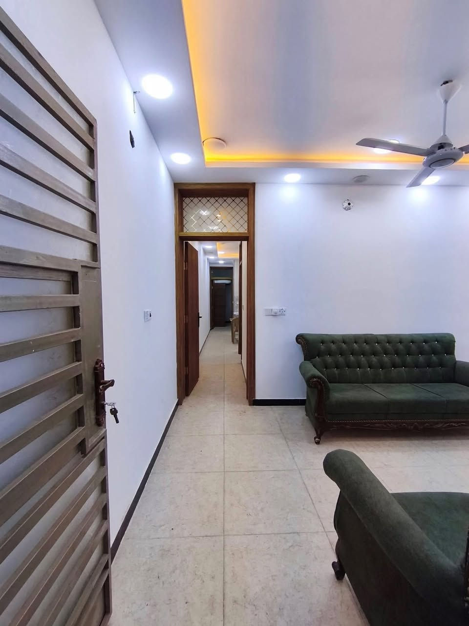 السلام عليكم
شقة مؤثثة سياحية للأيجار طابق اول
للناس المحترمة والعوائل للمسافرين والزوار
من ضمن خدمات الايجار
كهرباء طاقة شمسية ما تطفه السبالت
انترنت متوفر 
تلفزيون
ادوات الطبخ
مساحة 100 متر 
استقبال
وغرفتين ومطبخ وحمام
الايجار الشهري مليون
موقعها الغزالية حي العباسية (الهياكل) مجاور اسواق اميرة
على شارع 20 شارع تجاري
جنب سريع المطار 20 دقيقه للمطار 
الكاظمية والمنصور 10 دقائق
كلشي متوفر يمها من خدمات يومية
للأستفسار واتساب موجود
***********
