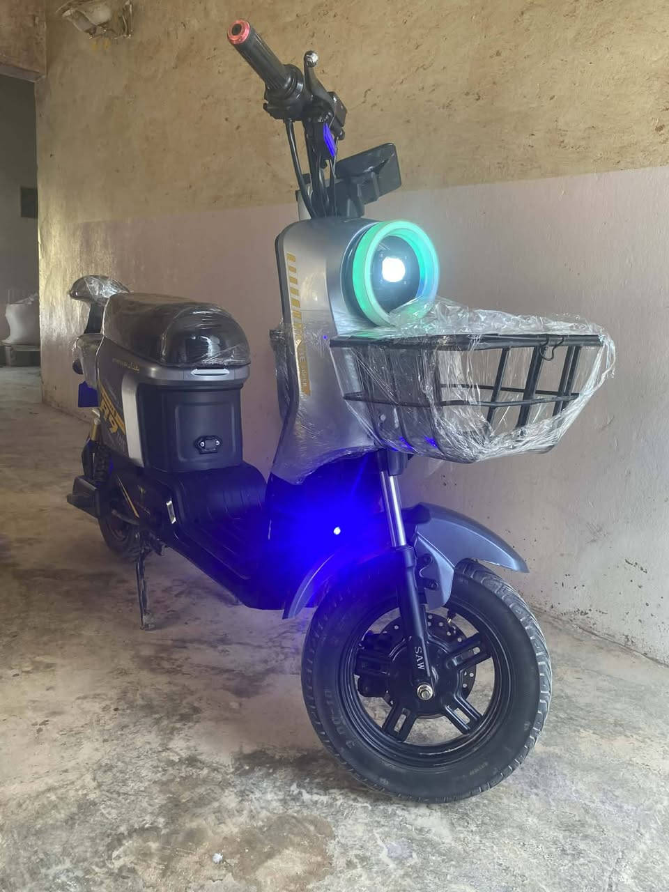 R9
فول دراجه ونظيفه  موديل ٢٠٢٥ نضام R
استخدام كلشش قليل 
بسعر ٣٧٥ وبيها مجال 
مكاني ديالى بعقوبة كنعان 
اي ستفسار اتصل ‏‪***********‬‏
