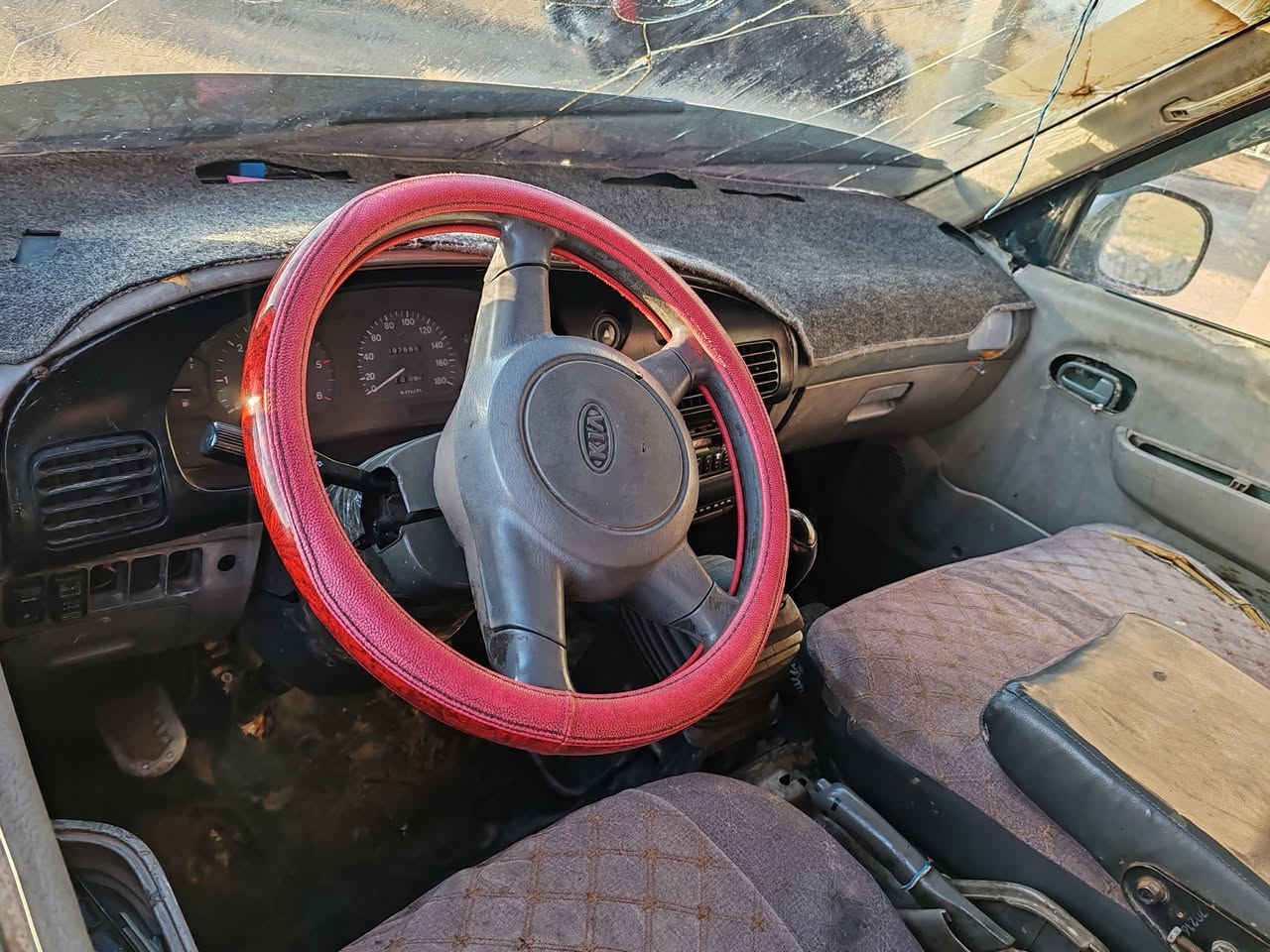 السلام عليكم بريجو موديل 97 سياره جديده مقفوله عامه فقط بها رشاد صبغ قليله جير محركممحرك كله جديد على وضع الشركه واصيها كفاله اربع شواسي كفاله مكان السياره بابل النيل رقم بابل تحويل ثاني يوم سنويه ل 28 الاستفسار على هذا الرقم السعر 53 وبيها مجال حق الجيه ***********
