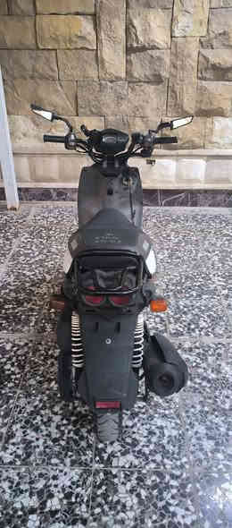 السلام عليكم دراجة سكنس جبلي ابيض ياباني
رقم الشاصي مطابق والكفرات هم مطابقة 
مال رمبة صارلها 4 اشهر من نازله ومنفيس موجود 
دراجة مكفولة كفالة عامة 
كهربائياتها كلها شغالة 
بنزين كله محسن ومن محطة مو من شارع  ودهن كل 15 يوم تبديل 
مكينة ناعمة وشلعة تخبل 
دراجة نظيفة ومرتبة اتشغل وتطلع بيها
سعرها 1.200 وبيها مجال للشرايي 
الأستفسار خاص او ***********
