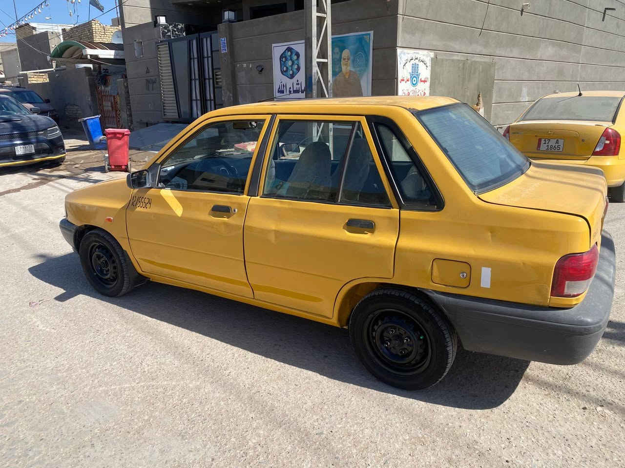 اسلام عليكم موديل 12 معمره هلالات ودوس وسياره حلوه مكينه بيه خيط بخار تخم تاير جديد باتري جديد ومدوشمه ارضيه وكشنات السعر 27 وبيه مجال بصيط ***********
