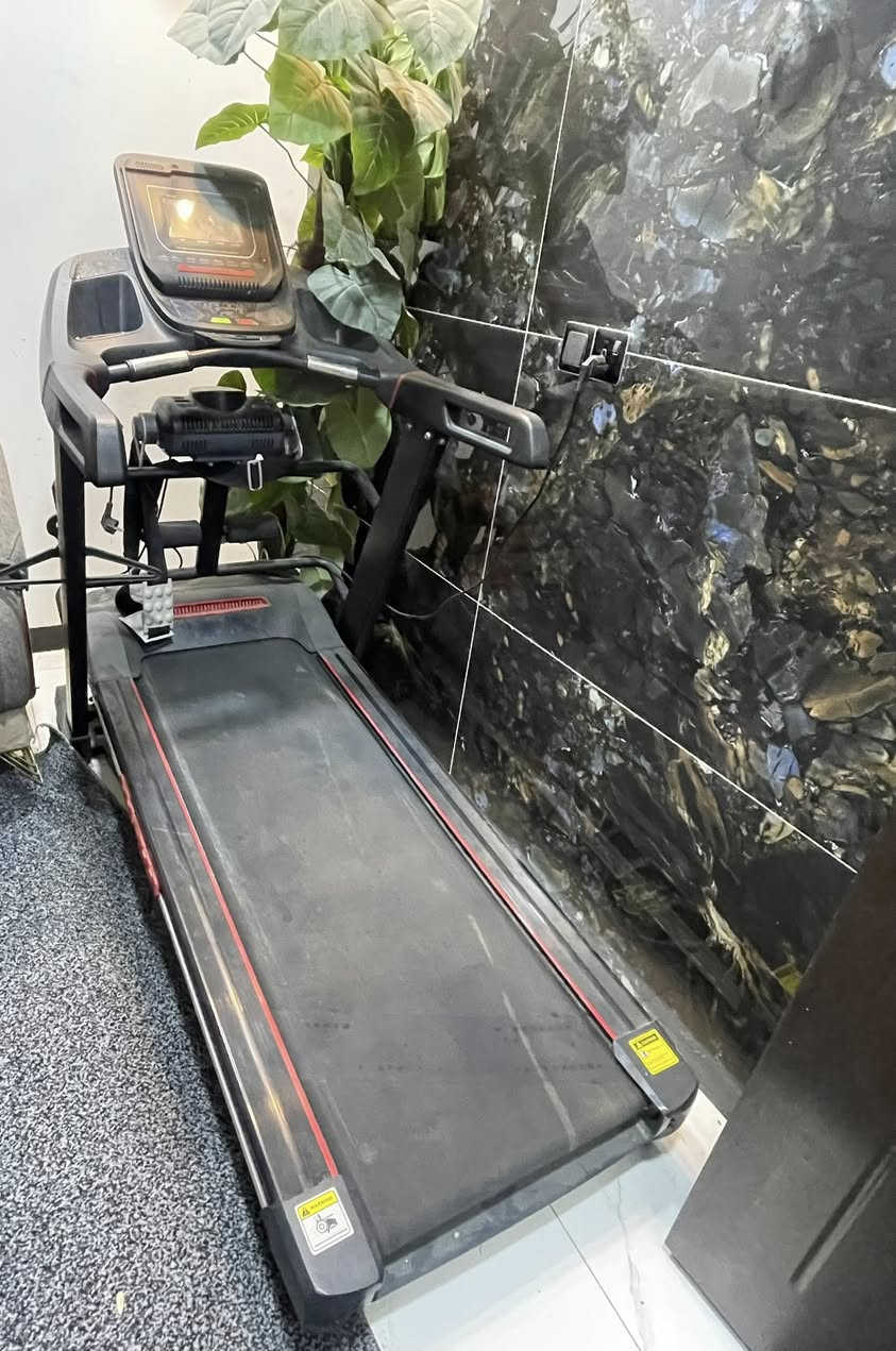 حهاز ركض للبيع مستعمل قليل شغال سرعتة180نضام سماعات جبلي مقياس دقات القلب مكان بغداد الدورة الرقم*********** سعر450 الف
