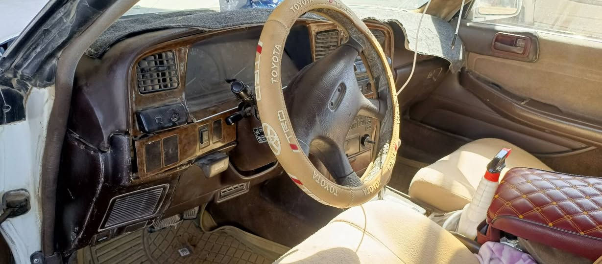 سلام عليكم شيرز عضم للبيع رقم صلاح الدين
سنويه لغايه 2028 مديل 1989

مكينه وكير جدد ونجي نام حداديه وتخم تاير جديد 

كفالة عامه من ضربه و كص ونقل جثه وصبغ 

السعر (45) مكاني محافظه ديالى

رقم ***********
