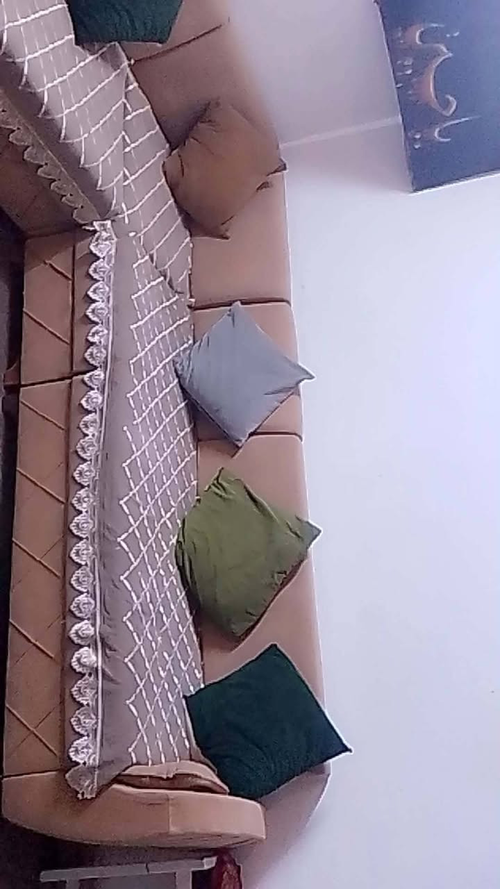 ديوان نضيف 💯 8 نفرات وياه مفرش + كوشات السعر 250 وبي مجال عنوان سماوة الشرجي شارع الجسر


**إذا كنت صاحب هذا الإعلان وتريد حذفه لأي سبب، رجاءا أرسل رسالة إلى الدعم الفني**