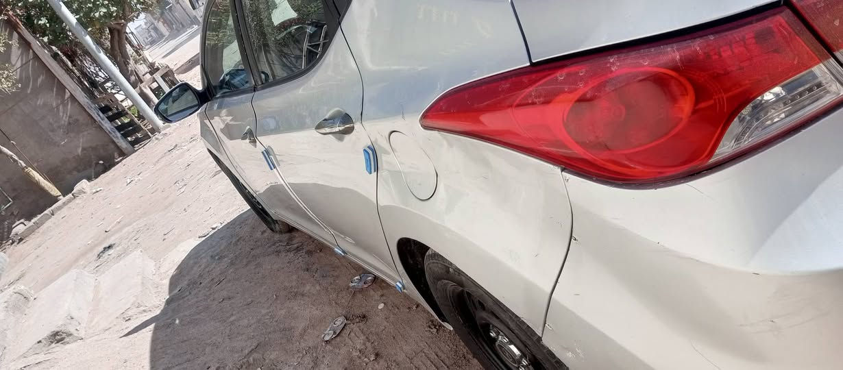 السلام عليكم سياره النترا موديل 12 خليجي سياره حلوه حداده نص عمر مكينه كير حلوات دواخل حلوات تبريد فقط غاز بدلت غراض كامله بقه بس غاز بيهه ضربه كدام بس مامتأذيه ماواصله للحوض ولا للغود مكاني البصره حمدان سعر 85 ...***********

