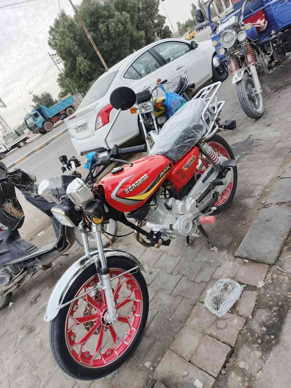 سلام عليكم سيفان البيع السعر 750  رقم الهاتف ***********شاصي 18 وغراض 24 وراق اصولي مداور من العارضي بسمي وبيه خيط بخار كلش بسيط  العنوان النجف حي نداء عامود 22
