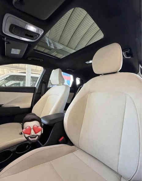 � للبيع | هيونداي كونا 2024 خليجي 🚘
✨ فول فول مواصفات (1/1) ✨

🔹 المواصفات:
• بصمة تشغيل عن بُعد
• محرك 2000 دوش
• فتحة سقف بانوراما
• كشن كهرباء أصلي ٣ طكات
• شاشة متصلة + كامرة دوارة
• شاحن وايرليس
• ويل كب حجم 18
• ليدات أمامية وخلفية متصلة + لايت زنون
• قطعتين تبريد + تبريد شاشة
• أنظمة قيادة (Drive Mode)
• حساس أمامي وخلفي
• سايد بريك بصمة + توقف ذاتي

🛡️ مكفولة كفالة عامة من دعامية لدعامية
⏱️ ماشية فقط 33 ألف كم – بعدها ضمان شركة

📍 رقم بغداد
💰 السعر: 198 وبيها مجال بسيط 
📌 العنوان: بغداد – الكرادة 42

📞 للاستفسار والاتصال:  *********** بغداد
