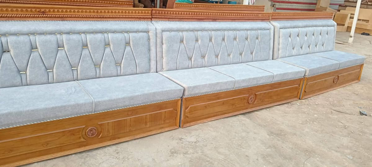 معمل ومعرض النور احمد عبد الكاظم السلطاني للأثاث المنزلي العنوان بابل الحمزة مجاور مكينة الثلج القديمة على الشارع العام رقم الهاتف ***********
