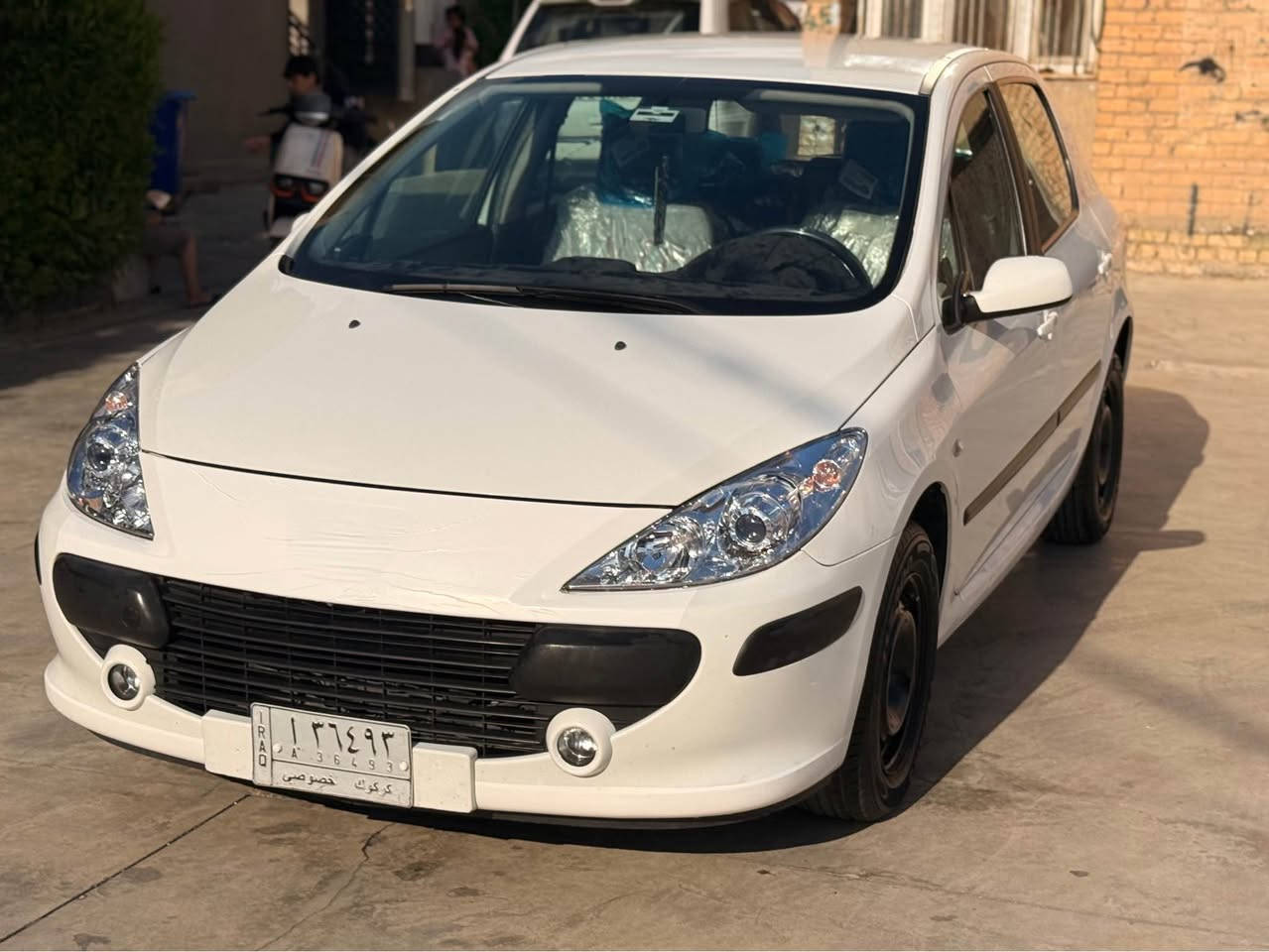 بيجؤ ٢٠٠٦ بدون صبغ 
رقم  كركوك قليل ماشي 
 سنوي جديد مشروع وطني 
دفتر بانزين
گير محرك بشرط بدون صرف بدون بخار 
 سيارة جديد  صدر تايرات كلة جديد 
دهن محرك دهن گير جديد
 تبريد ثلج
سبير شريكة ما نازل 
 مابي برغي نقص سيارة مال بيت كلش ناعم  
شرط تحويل و غرامة 

مكان سيارة كركوك

***********واطس اب كركوك, العراق

