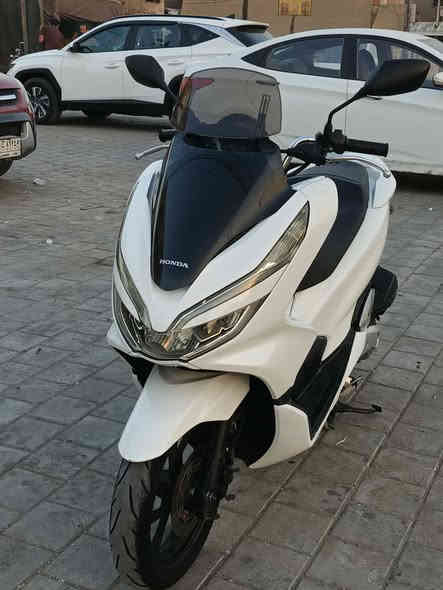 سلام عليكم بي سي اكس جيل الثالث
وارد كوري مكفولة كفاله عامه ماشيه 40
 لون أبيض صدفي جامه اضافيه حساس زدحام
سكن بغداد حي النصر   ***********
