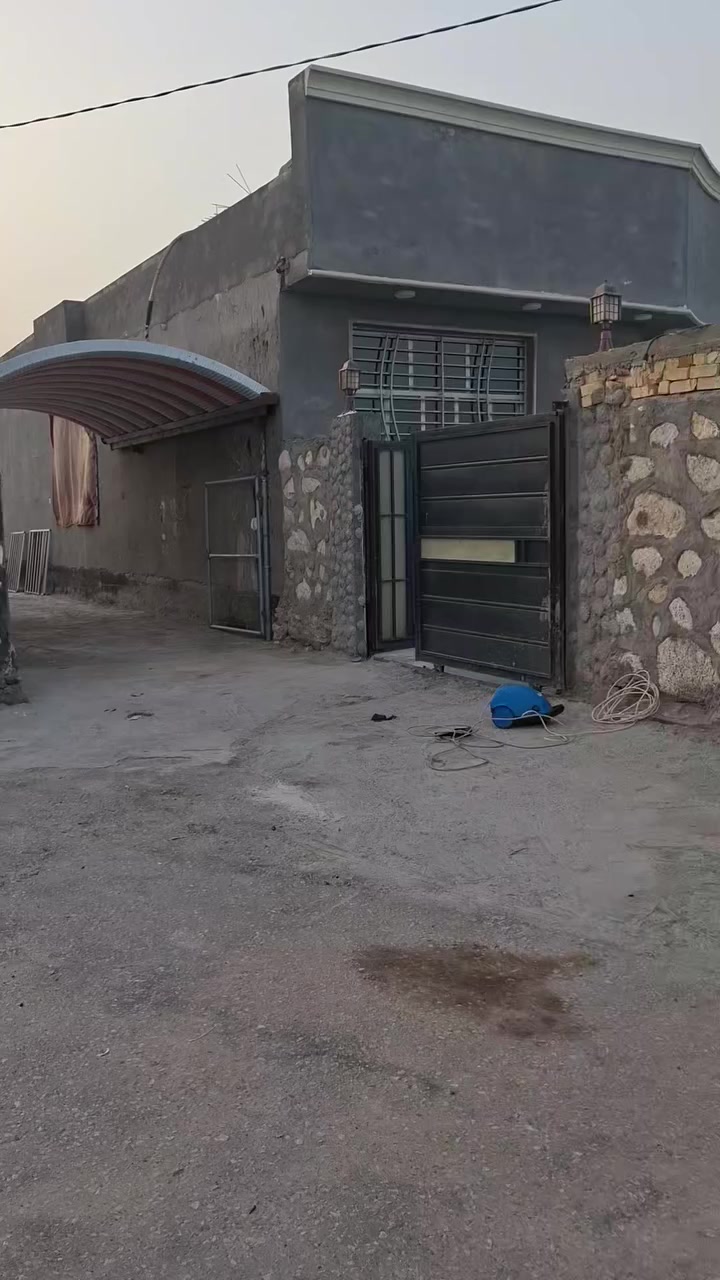 #3000متر مع دار سكني حديث 
      
السلام عليكم اخواني الاعزاء 

دونم وربع  

كامل الخدمات  

مع دار سكني مساحة 200

طابو زراعي سند 25 

الموقع الشارع الرابط بين بزل حجي علي وشارع 100

للإستفسار اكثر #مراجـعة مكتب رسول للعقار 

حلة قرب شارع 100

***********
***********
