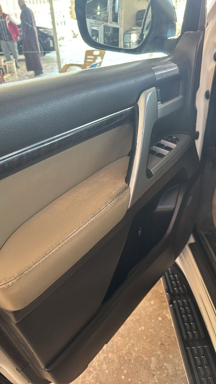 السلام عليكم لاندكروز 2010 VXR مكينه 5700 رقم بغداد الجديد السياره مكفوله عدا كارت بسيط وبارد بالهلال الخلفي بالجاملغ محدثه دعاميه ولايتات 2015 ومواصفات ال في اكس آر  معروفه. والسونار مرفق سعرها 320 وبيها مجال. مكان السياره السماوه صار سنه اخذتها من بغداد.


**إذا كنت صاحب هذا الإعلان وتريد حذفه لأي سبب، رجاءا أرسل رسالة إلى الدعم الفني**