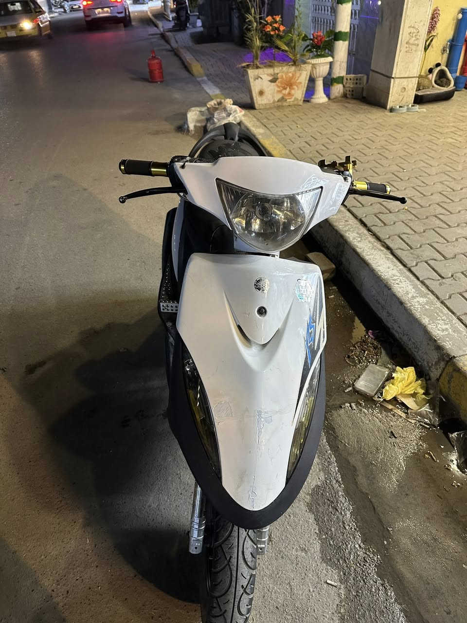 ماكس عدله للبيع
بوشه 55 نوعيه مضبوطه

بيها تزويد خفيف 

كفرات بلادية

شعله و معدل حلوه 

هندر و القبق موجودات 

وتخم كفرات اضافي عليها بلادي لون إسمنتي يعني زوجين عندك
و صارنصه البلادي موجوده  

سعرها 525 وبيها مجال حك جيه 

عنواني بغداد الكريعات شراي يتصل  

***********
