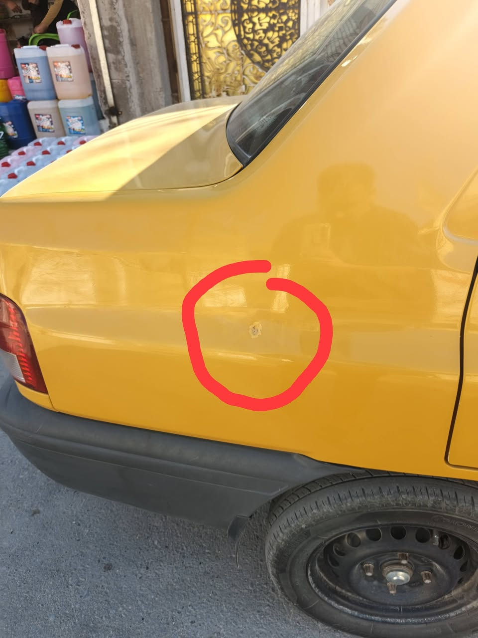 السلام عليكم سايبه 22 ماشيه 100
بيهة ضربه باب السايق شبرين وضربه طلقه ما نافذه بل جاملخ الخالفي السياره موضح بل صوره  باسمي تحويل ثاني يوم السعر 64 وبيهة مجال مكاني بغداد العبيدي حي السفير  ***********
