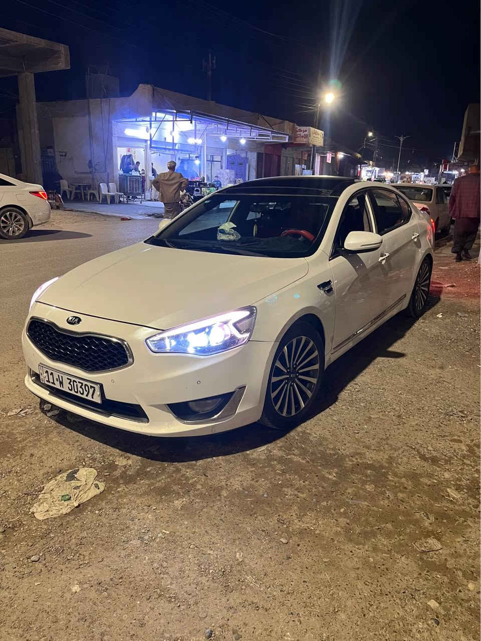 كيا كادنزا 2013 شكل 2014  فول مواصفات للاخير 
رقم بغداد بسمي رقم او هزه جديد   تحويل مباشر للبيع او مراوس 
بانوراما 
مري شفط 
اشاير بالمري 
حساسات 
كامره 
هندبريك بصمه 
ستيرن كهرباء 
كشنات كهرباء 
تحكمات خلفيه 
كشنات جلد 
زنون عالي ناصي 
وارد كوري  محرك 2400 
كير محرك كفاله ترايك للبصره 
تخم تاير جديد 
سونار بالمنشور 
سعره 113 بي مجال 
للاستفسار اتصل 
*********** 
*********** بغداد, العراق
