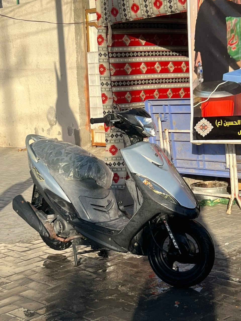 سلام عليكم دراجه ماكس عدله
كفاله عمه دراجه ما مفتوحه 
ما نقصه أي شي كله بلاد كهربايات كله شغله
 دراجه سلف تشتغل حت لورقة مال رمبه 
موجوده ،***********بي وتساب
