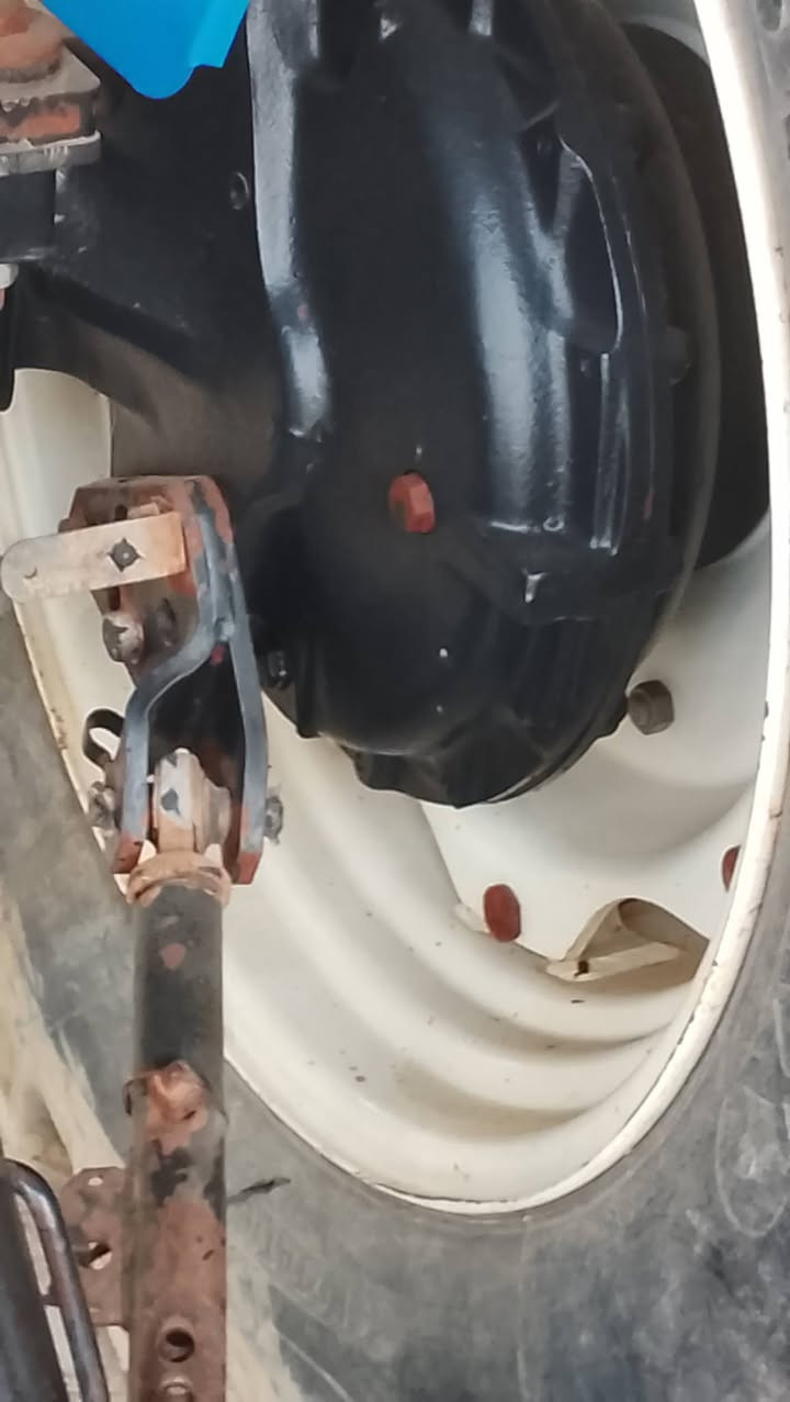 سلام عليكم اخوان عندي هاي المكينه لبيع مكفوله كفاله عامه  2014 تواصل علئ هاذء الرقم ***********
