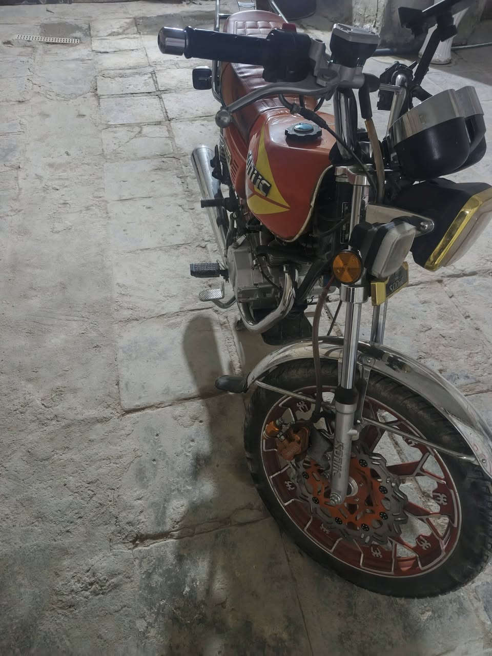 السلام عليكم سيفان للبيع شاصي 2015 تعمير 2025 دراجه جديده مماشيه هواي شوفت عينك بعدهه جديده رقم نجف وبسمي سعر مليون و 600 وهاذه رقمي مكاني النجف ***********
