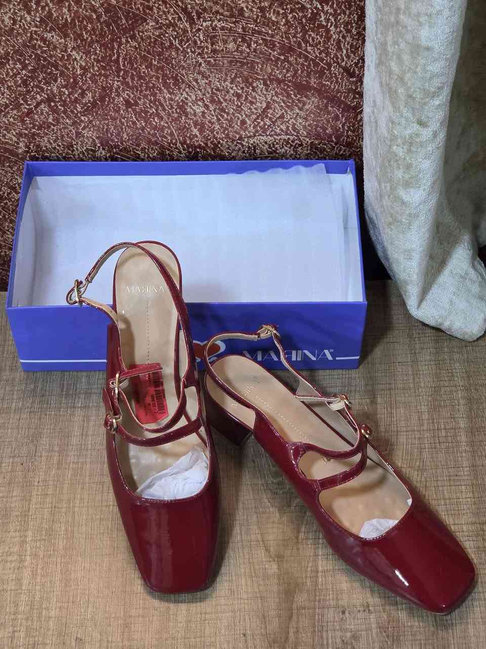 الفستان والحذاء ملبوس مره وحده. دا ابيع لدواعي السفر.
الفستان مع الحذاء ٦٥ الف مع التوصيل.
  قياس الفستان٥٠ الف
وقياس الحذاء ٣٩
الفستان مزين ب الكتر واللمعه.
اني مره  اسمي وميض مو رجال


**إذا كنت صاحب هذا الإعلان وتريد حذفه لأي سبب، رجاءا أرسل رسالة إلى الدعم الفني**