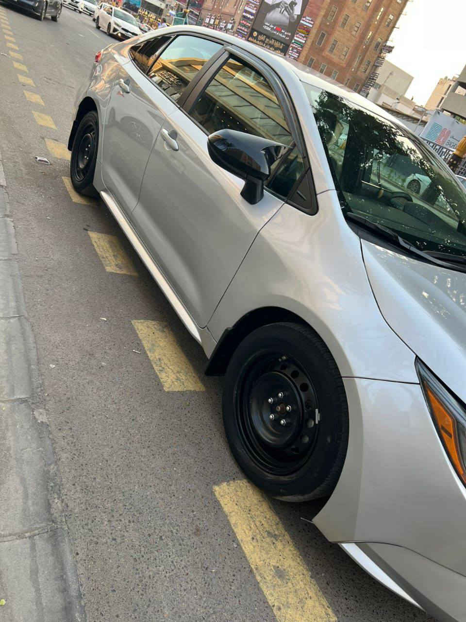 السلام عليكم 
كورلا موديل ٢٣ ماشيه ٣٨ رقم بغداد باسمي 
 بيها بنيد تبديل وجاملغ جهت الراكب بادر ومصبوغ وجاملغ جهت السائق حادث بل عراق تبديل ومصبوغ 
بدون دواخل كفاله عامة من الغد والشاصي لك جديدة
مكلف بالنشر للاستفسار اتصل 
‏‪***********‬‏
