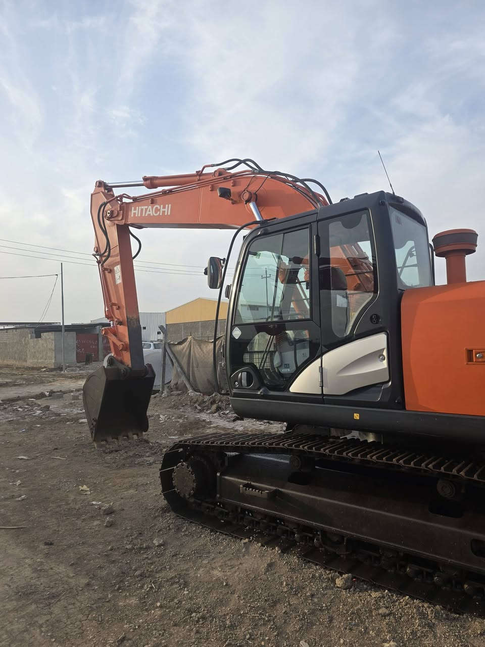 السلام عليكم
النوع: حفارة  Hitachi G5 ZX200 LC وارد قطر دخول جديد 
كفالة عامة من الصبغ او الفتح 
الموقع: الشوملي _الحي الصناعي_قرب معمل مياه أبان

للاستفسار أكثر والتواصل / سيد فاضل الحجاري ***********
***********
