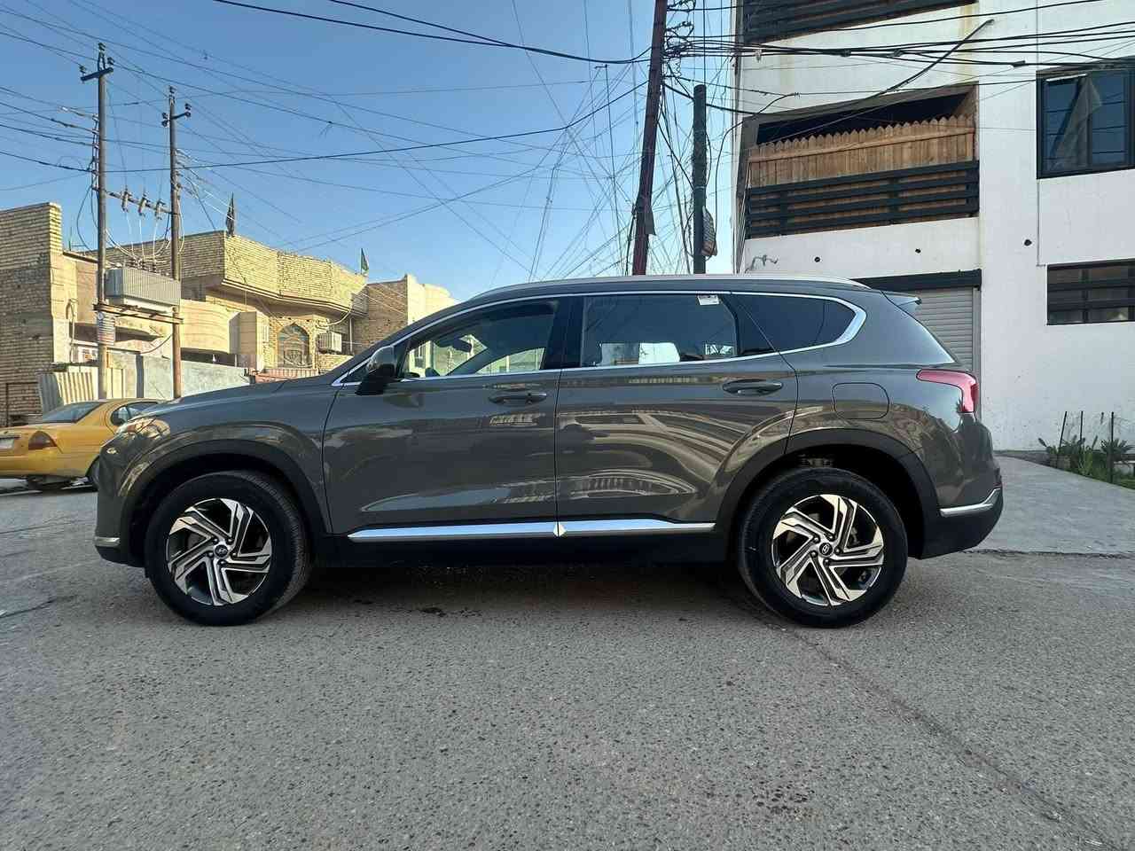 🚗 سنتافي للبيع – موديل 2022 وارد أمريكي
لون سمتي مميز ✨
رقم مميز
ماشيه ٤٨ الف
حادث خفيف 
السيارة نظيفة جداً وجاهزة للفحص

المواصفات:
 • موديل: 2022
 • وارد: أمريكي
 • اللون: سمتي
 • الحالة: ممتازة
 • الاستعمال: شخصي

السعر: (230)
الموقع: (نجف)
للاستفسار: (***********)

💬 صور الحادث مرفقه
