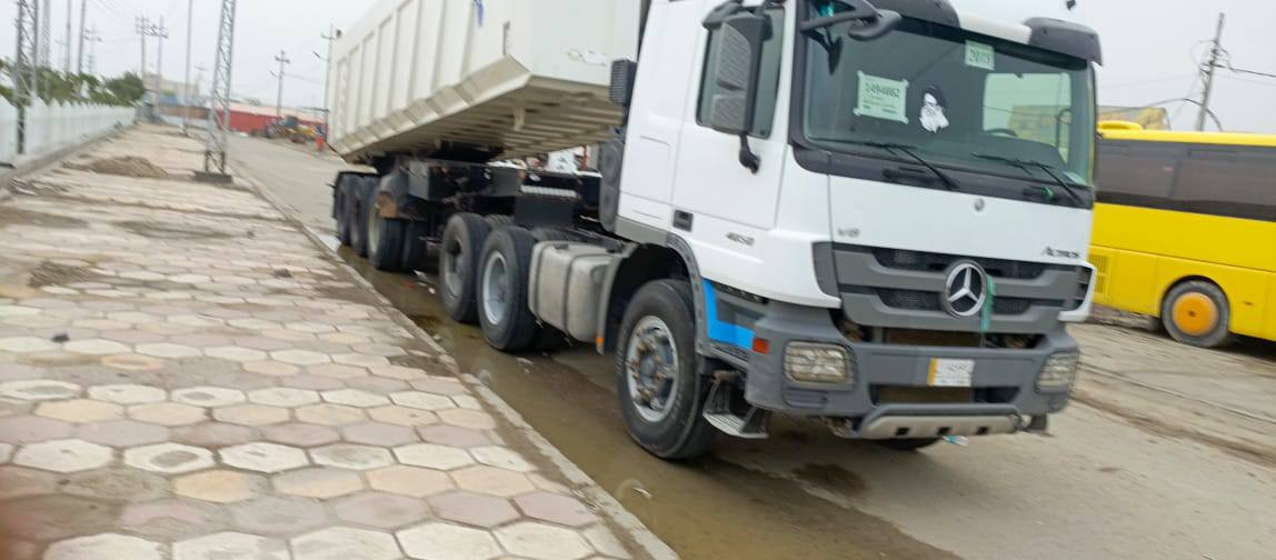 سلام عليكم سياره للبيع اكتروز  فحل هيه وعربانته رقم بصره شراي بتصل ***********
