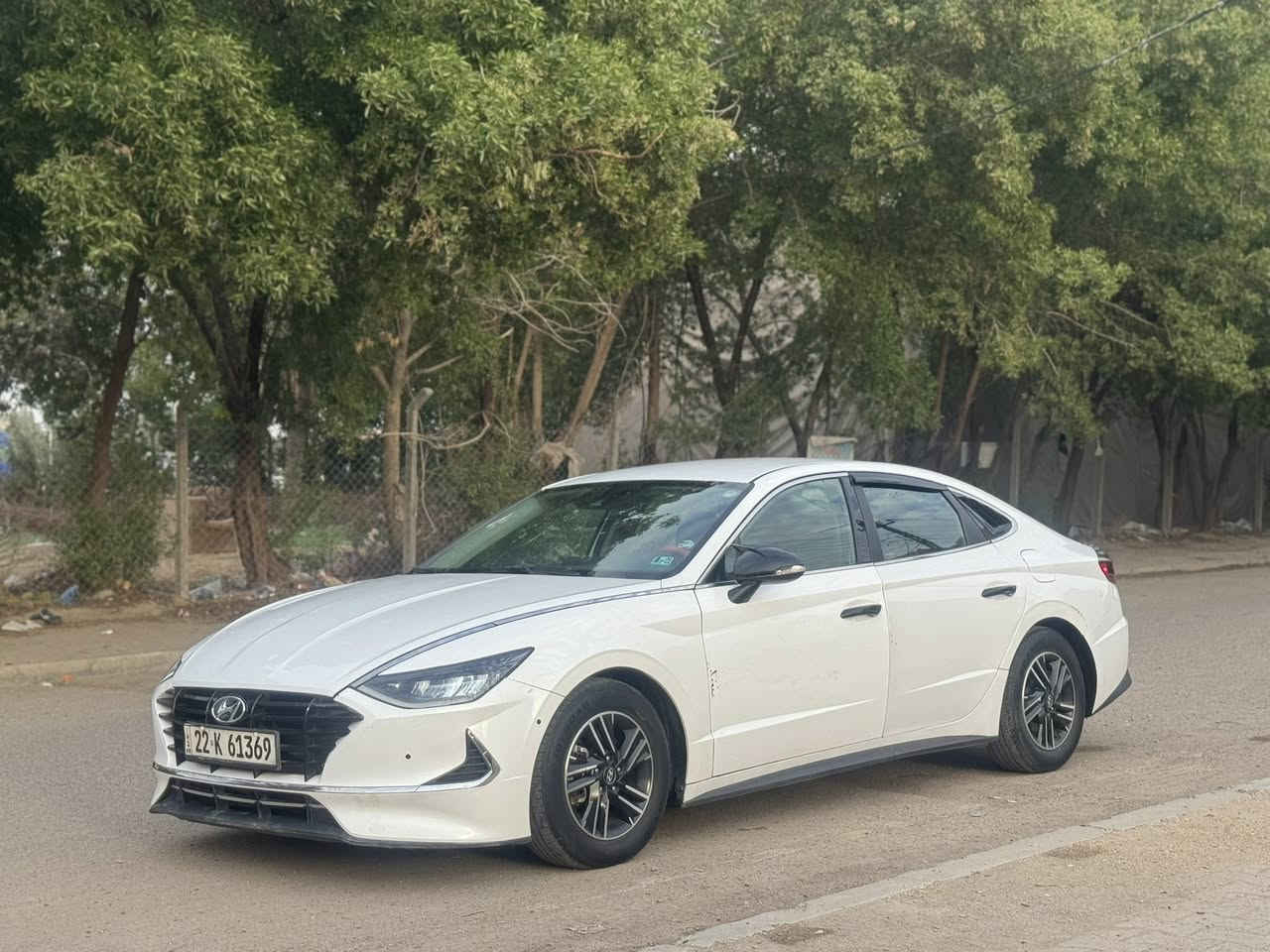 سوناتا موديل 2021 سيارة نضيفة بدون نقص كير محرك خير من اللة تخم تاير السيارة حادثهه جاملغ وحافة البنيد وهنا  بل عراق صار بيهه طخطخات بسيطة ابيع مصبوغة حزام بشرط بدون شواصي وبدون دواخل السعر 135 مكان السيارة بغداد للاستفسار ***********
