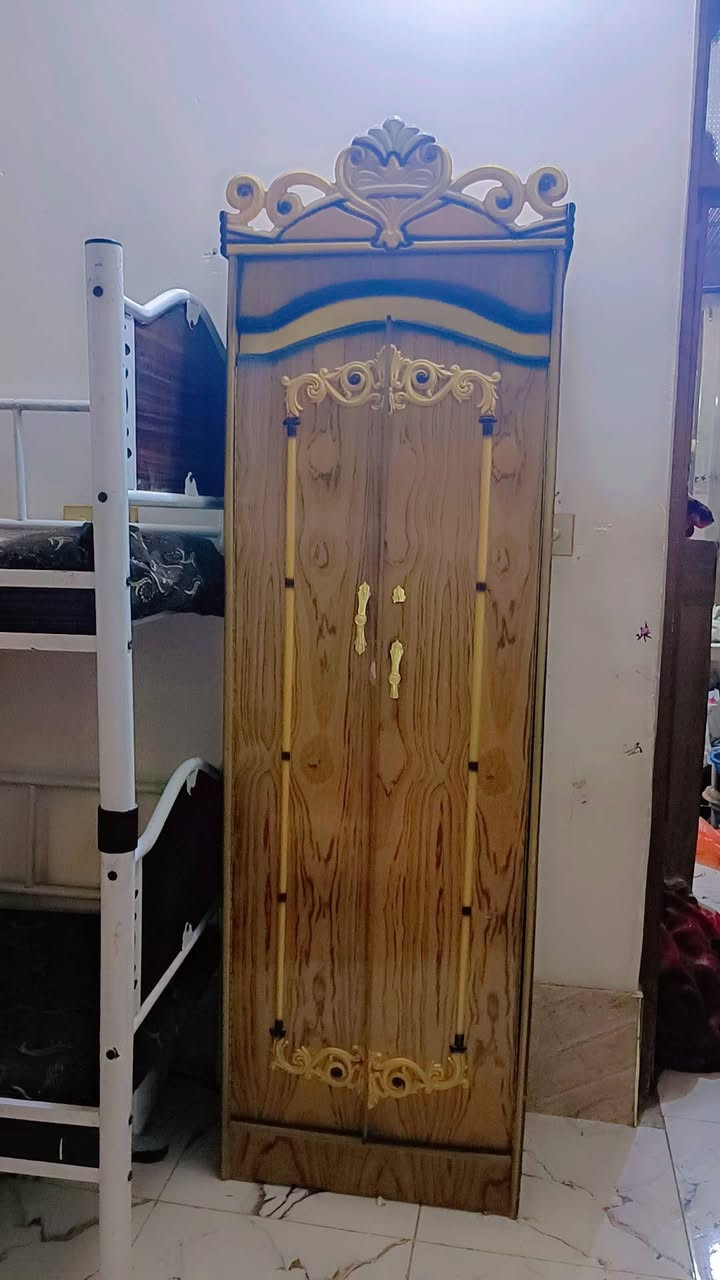 سلام عليكم غرفه جديده للبيع 500 وبيعه مجال حك الجيه مكان شارع المطحنه مقابل ملحق  قريت الغدير عامود 282 تصال وبيك خير وتدلل ***********
