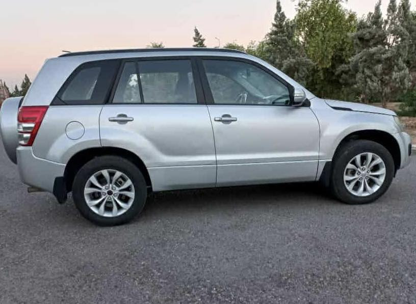 سازوکی یابانی  2014   دەبڵ ئەکسل و بەسمە و خەلیجی سفری کوردستانە

گێڕ و مەکینە و تەبرید و هەموو گیانی بەشەرتە

هەزەی نوێیە  

تەحویل و غەڕامە بەشەرتە ..

مواسەفات .:  دەبڵ ئەکسل و تۆمایتک و بەنزین وABC و  جام کارەبا و  دژە خلیسک  سیستەمی Eco   و کامێڕا ی بۆ بەستراوە
کۆمەڵێک مواسفاتی تر ویل کەپ

بێ سبوغه
زۆر توندو تۆڵە  و سپێری دانەگیراوە و هەموو گیانی بەشەرتە

ڕەقەم هەولێرە  

 سعری 110  وەرەقە و مەجالێکی کەم 
***********
