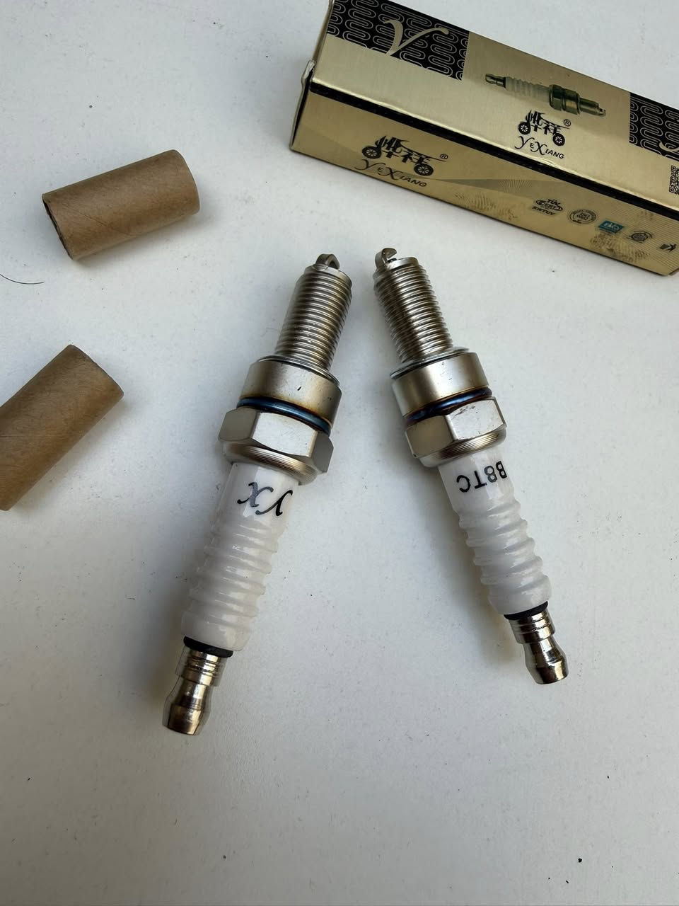 السلام عليكم
متوفر 
كلج بولسر 150 تفصيخ
دشالي امامي خلفي زنجيل  تفصيخ 
كابريتر  تفصيخ 
مجمع اناره امامي مع لايت بلادي
بلكات جدد زوج
قمجي بانزين جديد
قمجي كلج عدد 2 تفصيخ

بولسر 200 
واير كيلو متر جديد
بنزات كلج تخم جديد 

قيم واخذ 
مكاني بغداد 
***********
