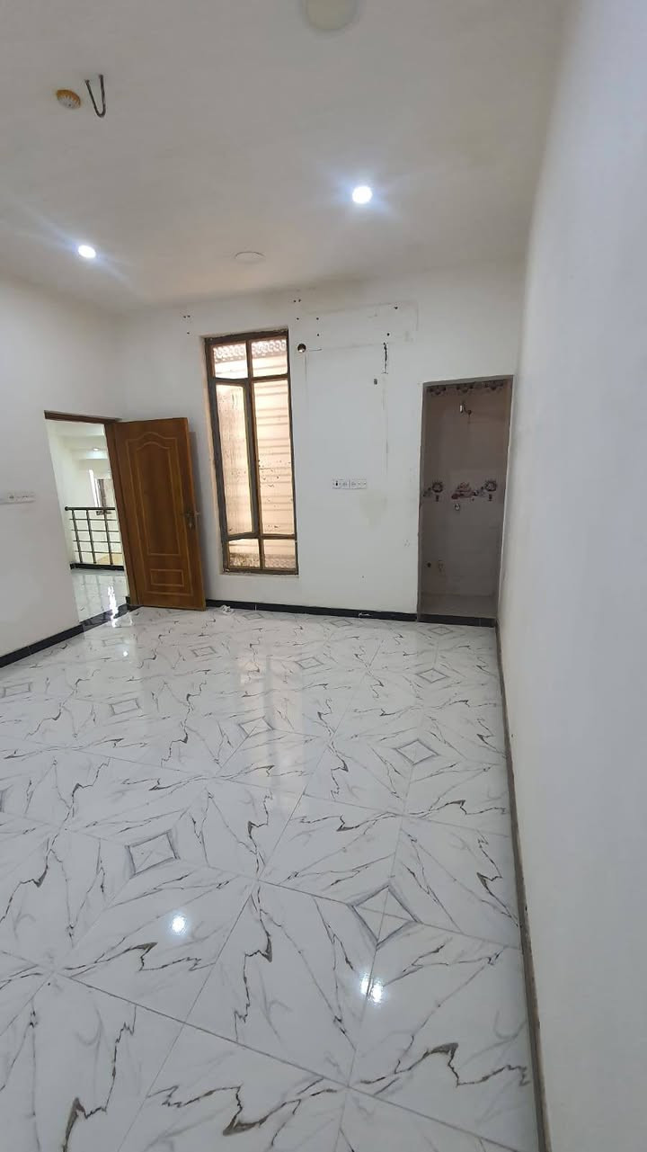 بيت بحجي حسن المسيجه طابقين 5 غرف نوم 4 نظام سويت مطابخ عدد 2 حار وبارد حمامات رئيسيه عدد 2  تواليت شرقي عدد 2 تواليت غربي عدد 2 حمام تواليت خارجي مقطوره عدد 2 منور عدد 2 معزول  .الماء الطابق الارضي عن الطابق الثاني بيتونه كبيره.المساحه 200 متر الاستفسار على الرقم *********** .او على الخاص @
