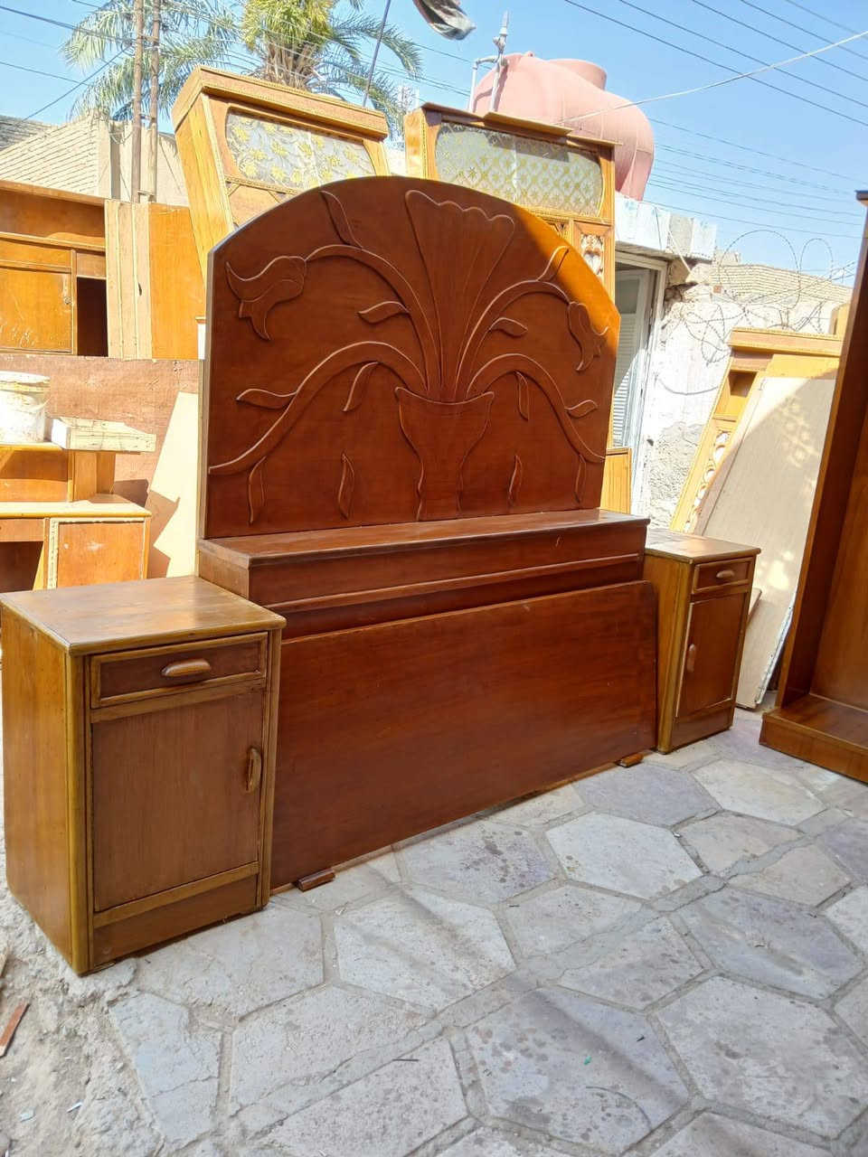 يالله 
غرفة 6باب  طابق  
صاج تسكام  درجة اولئ اخت الجديده 
الضهر جرجوبة براغي 
الغرفه نضيفة جدا 
صورها كامله للداخل والخارج  

قفاله جام موجود 

السعر 500 
***********

العنوان حلة ناحية ابو غرق عامود165 
شارع الامام فرع سيد رسول
