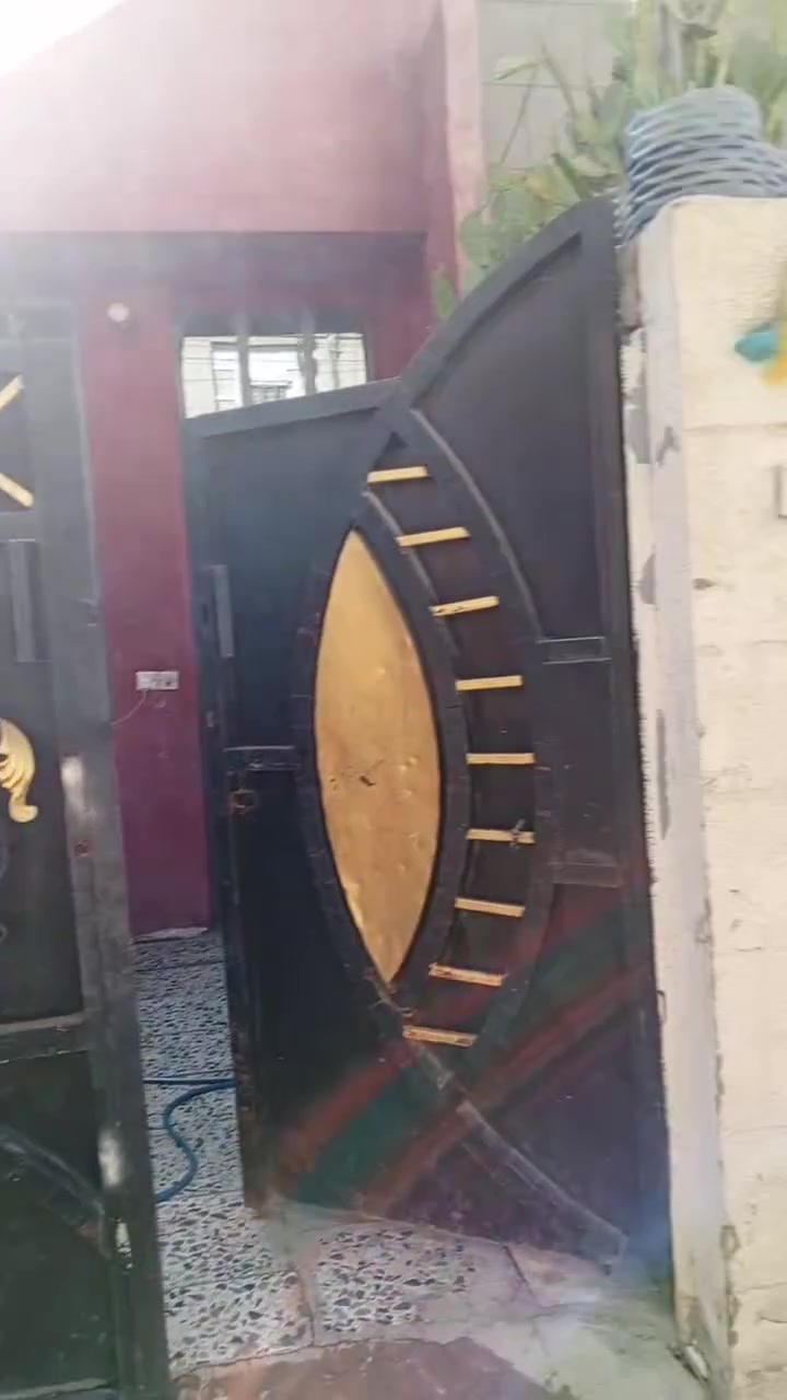 بيت طابو زراعي مساحه ١٠٠متر وكما موضح في الفديو قرب مدرسة البستان الاهليه السعر٨٥ مليون بي مجال الاتصال على الارقام ***********,,,,*********** ابومحمد متواجدعلى الواتس اب
