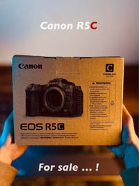 📸 Canon EOS R5 C – كاميرا احترافية للصور والفيديو كاميرا هجينة تجمع بي...