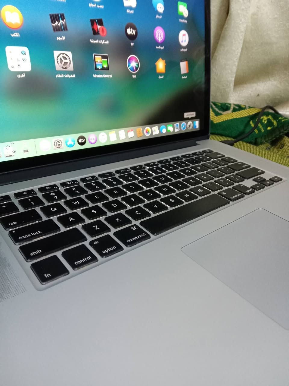 لابتوب ابل مع شاحنته الاصليه
كوراي 7 رام 16
حجم 15.6
كارت شاشه منفصل 2 نيفيدياه
للبيع  السعر 150 الف سعر نهائي
نقصه فقط هارد اني منصب النضام بهارد خارجي
عنواني بغداد الكرخ


**إذا كنت صاحب هذا الإعلان وتريد حذفه لأي سبب، رجاءا أرسل رسالة إلى الدعم الفني**