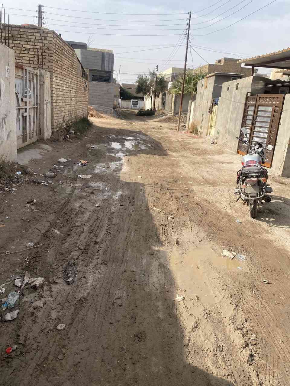 السلام عليكم قطعة ارض طابو صرف في منطقة مليبيج خلف مدرسة الفراتين مباشرة وكذلك قريب ع شارع طويريج كربلاء 
المساحة ٢٥٠ م للاستفسار الاتصال
***********
