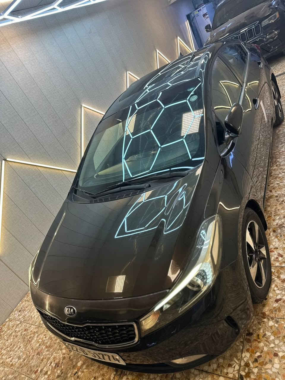 السلام عليكم سيراتو 2017
مكينه 2000 دوش مكفوله من الفتح حداديه جديده السياره دينار متصرف عليه مكفوله كفاله عامه من الصبغ  عدى الدعاميه الخلفيه صبغ للجماليه وبارد  بسيط بالباب الخلفي وشويه من الجالمغ  
المواصفات السياره فول للاخير ايراني كشن تدفئه تبريد للاخير فوول
السياره باسمنه تحويل ثاني يوم
السعر 145 مجال بسيط 
للاستفسار ***********
